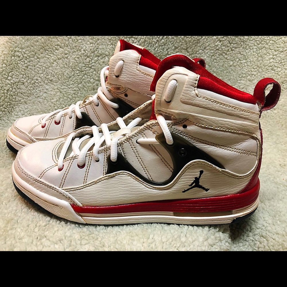 NEW NIKE JORDAN FLIGHT TR '97 SIZE 5.5Y